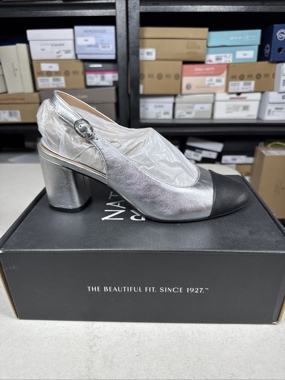 Women's 10 Naturalizer Sophie Cap Toe Slingback Pump Silver Metallic W